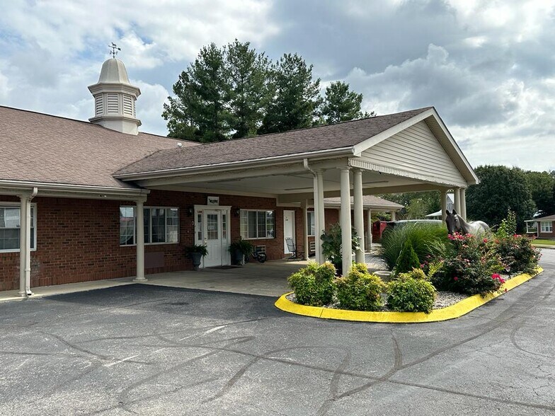 Primary Photo Of 1500 Edmonton Rd, Tompkinsville Hotel For Sale