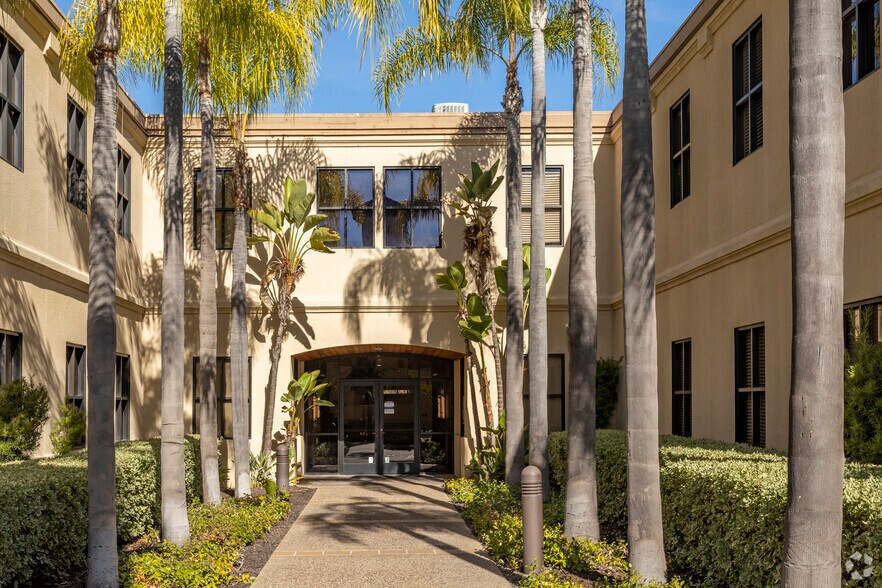 More Photos Of 15721-15725 Pomerado Rd, Poway Medical For Lease