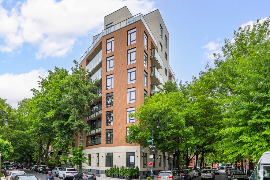 Primary Photo Of 585 Argyle Rd, Brooklyn Apartments For Lease