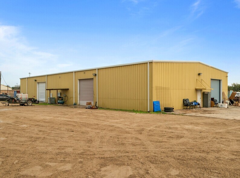 More Photos Of 1209-1211 Bensdale Rd, Pleasanton Unknown For Lease