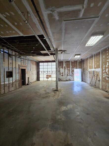 More Photos Of 20141 Point Lookout Rd, Great Mills Storefront Retail Residential For Lease