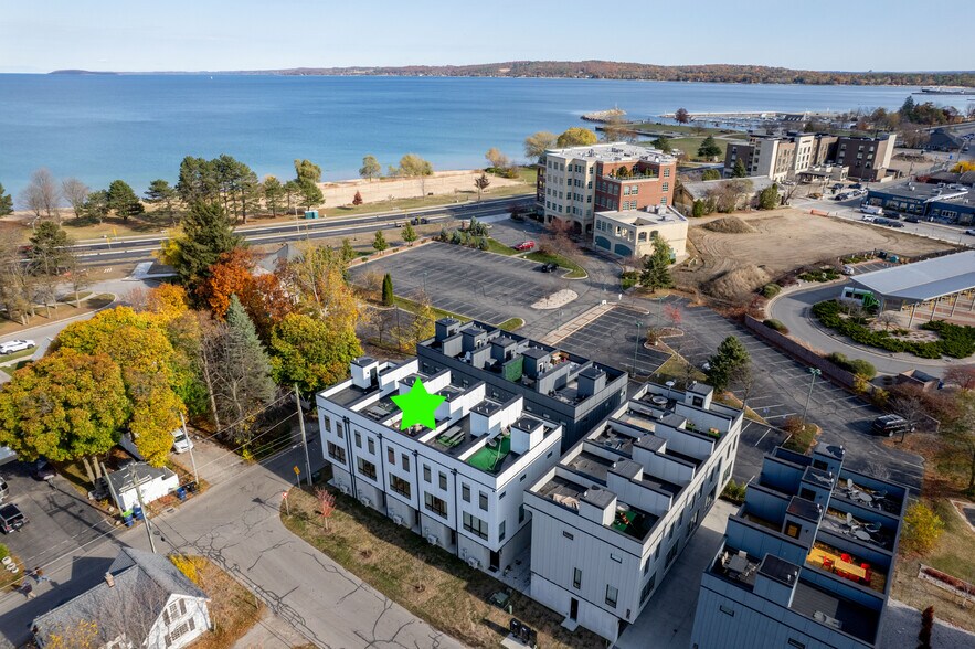 More Photos Of 208 Gillis St, Traverse City Specialty For Sale