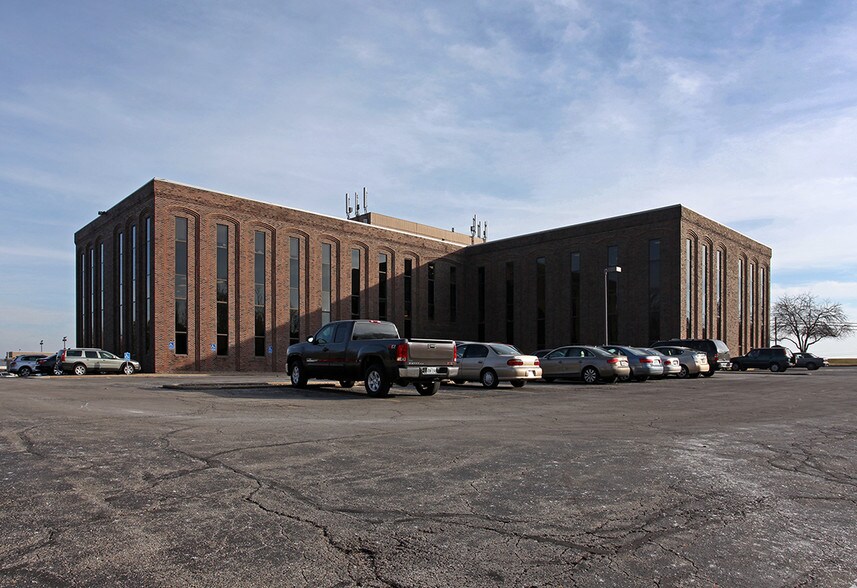 More Photos Of 400 E Red Bridge Rd, Kansas City Medical For Lease