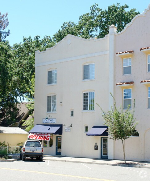 More Photos Of 220 Windsor River Rd, Windsor Apartments For Sale