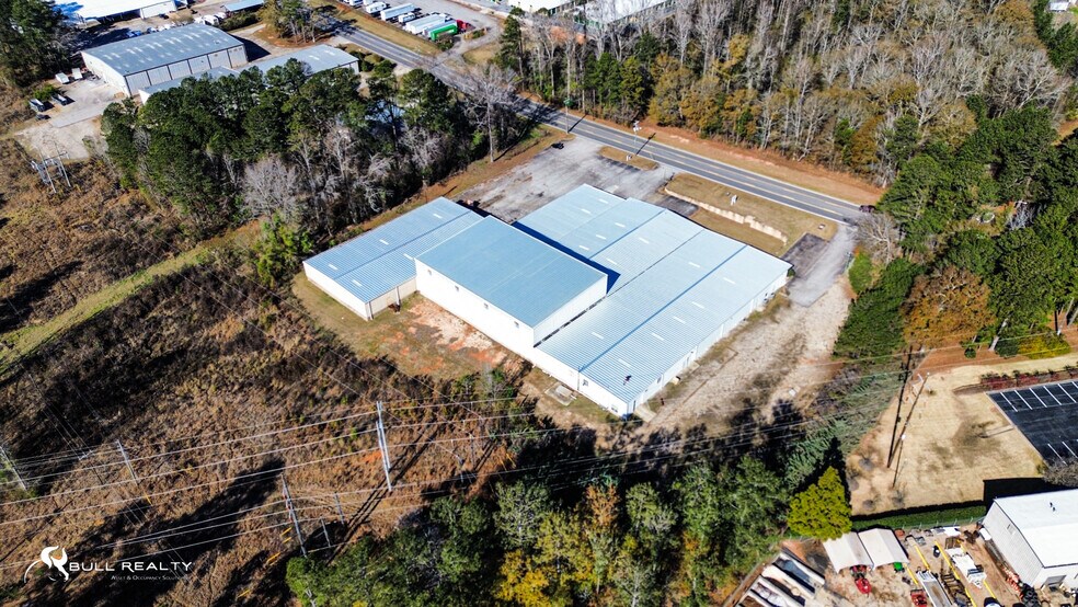 More Photos Of 210 E Lukken Industrial Dr, Lagrange Warehouse For Lease