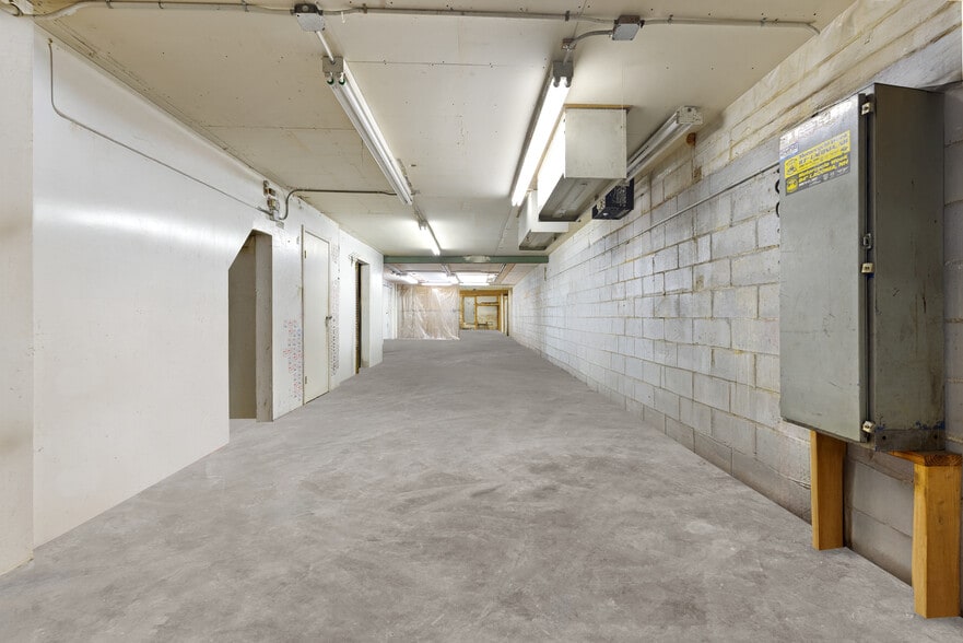 More Photos Of 166 21st St, Brooklyn Warehouse For Lease