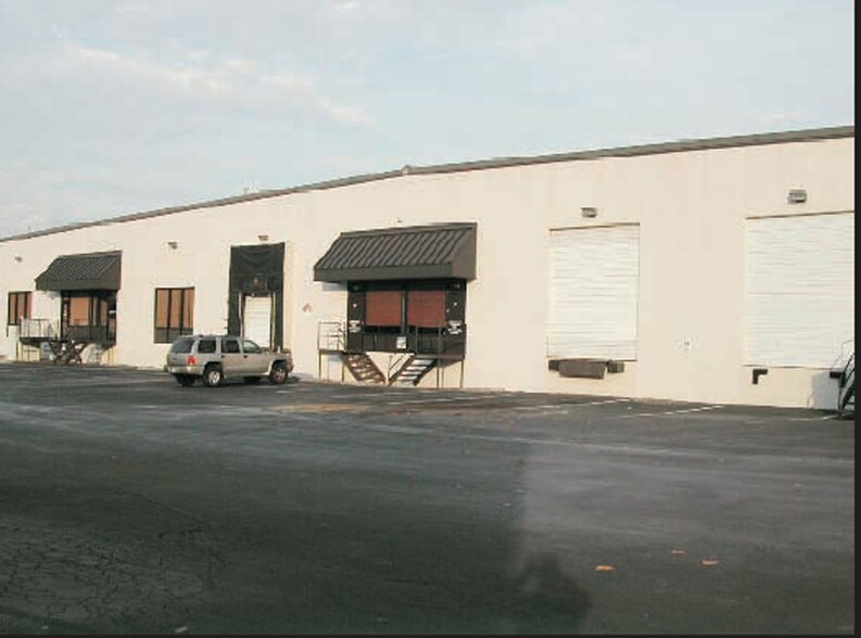 More Photos Of 3215 Wellington Ct, Raleigh Warehouse For Lease