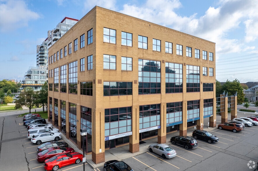 More Photos Of 9050 Yonge St, Richmond Hill Office For Lease