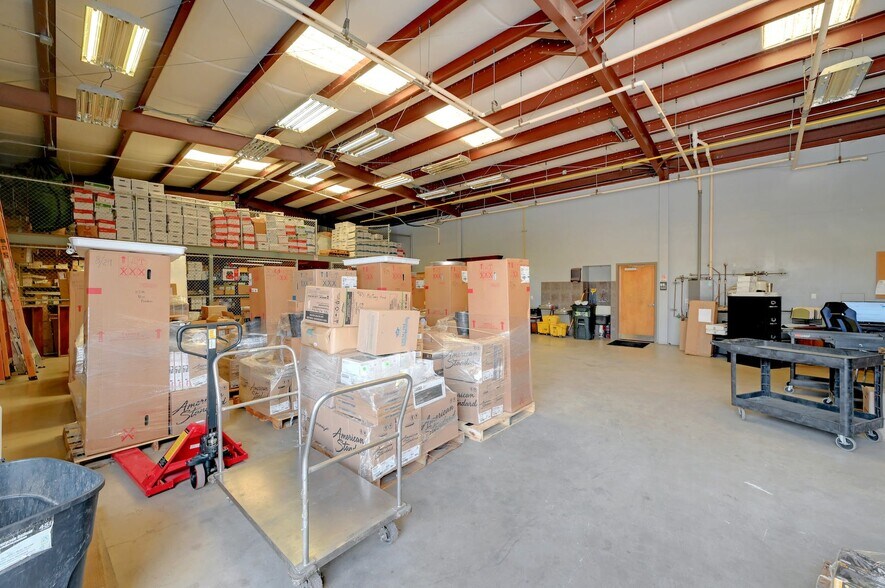 More Photos Of 1300 Universal City Blvd, Universal City Warehouse For Sale