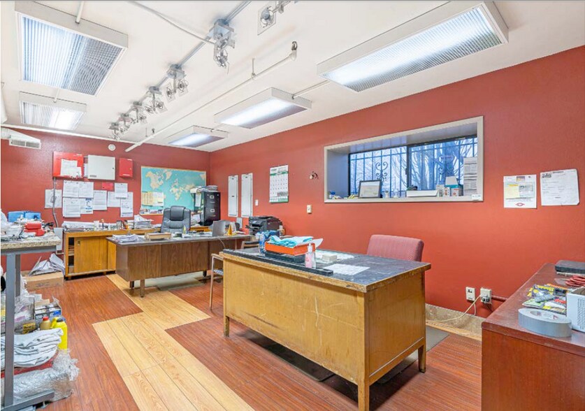 More Photos Of 5600 NE 122nd Ave, Portland Warehouse For Sale