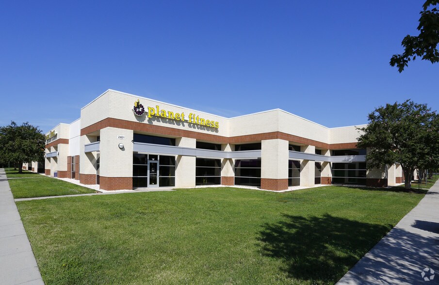 More Photos Of 2401 Whitehall Park Dr, Charlotte Research And Development For Lease