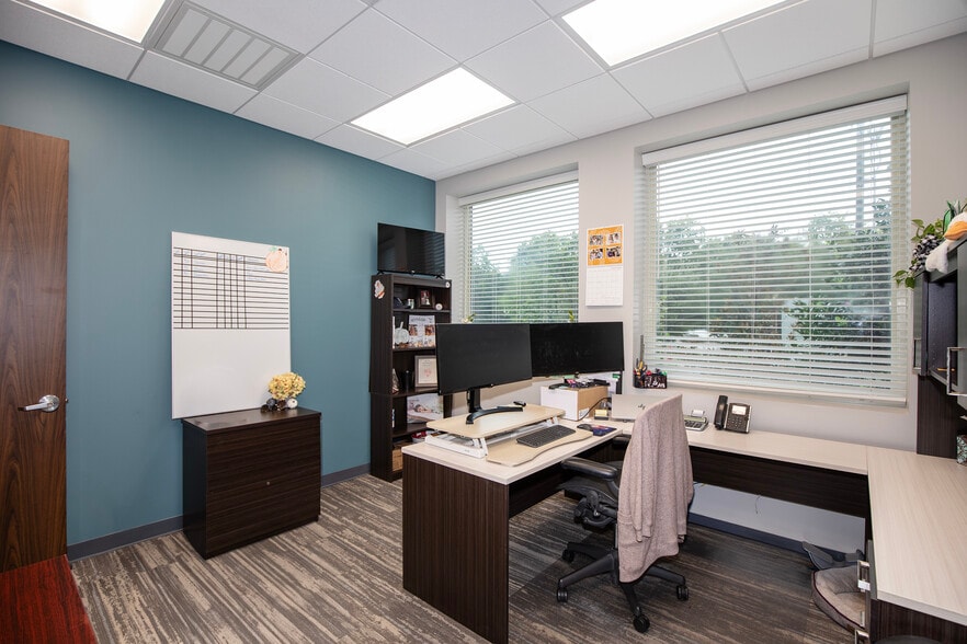 More Photos Of 2605 Columbia Memorial Pky, Kemah Office For Lease