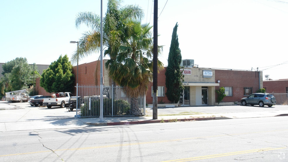 More Photos Of 13148 Saticoy St, North Hollywood Warehouse For Lease