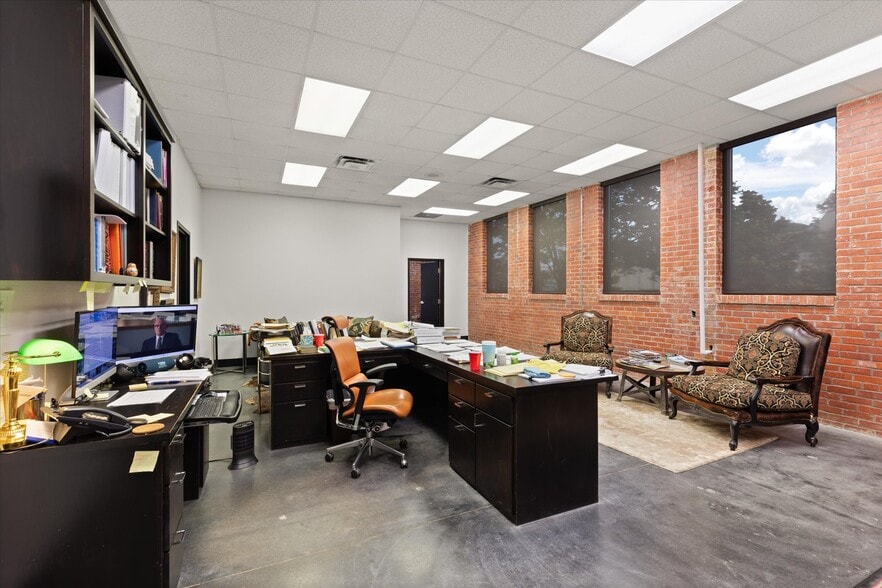 More Photos Of 501 N 3rd St, Longview Office For Sale
