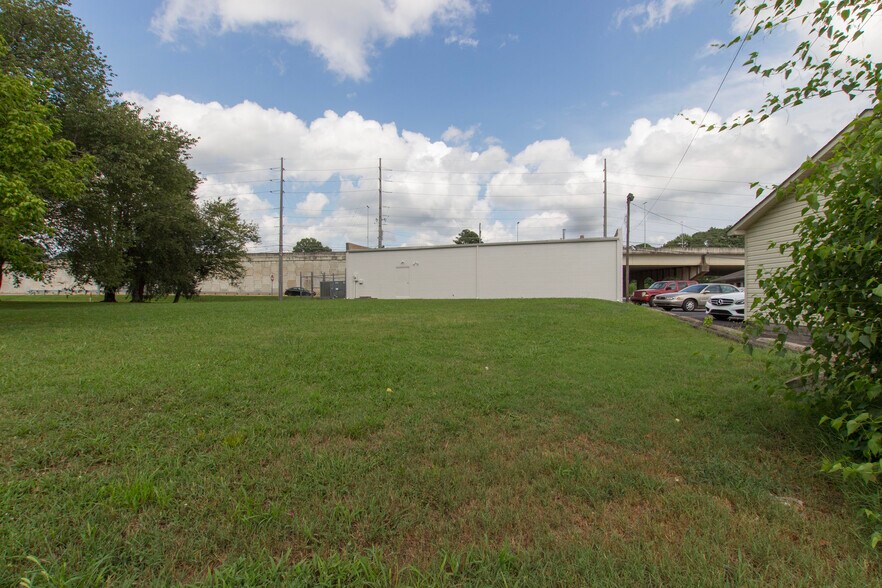 More Photos Of 4058 S Memorial Pky, Huntsville Warehouse For Sale