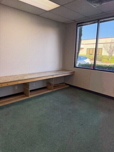 More Photos Of 46560 Fremont Blvd, Fremont Research And Development For Lease