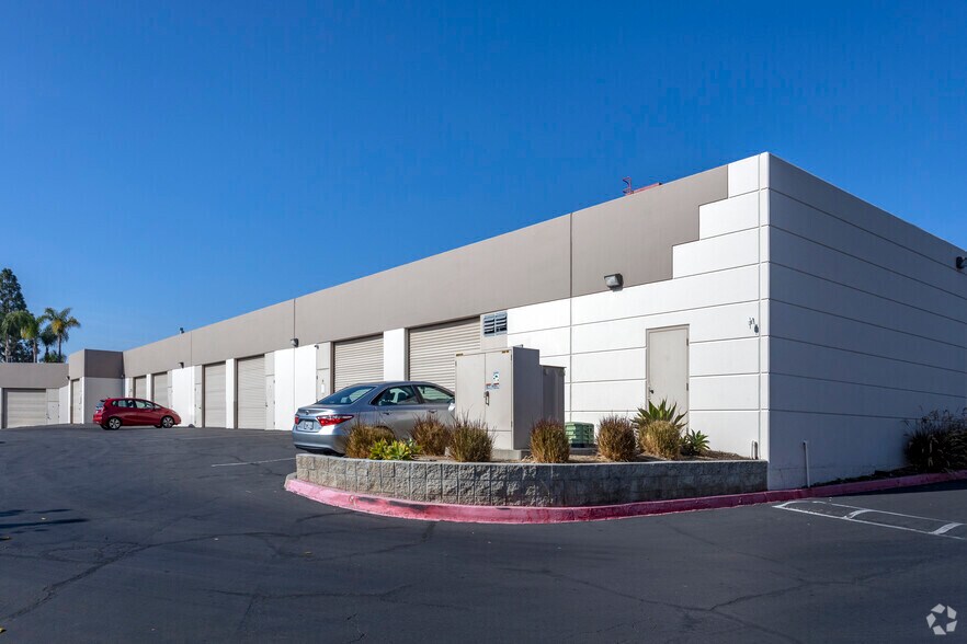 More Photos Of 9823 Pacific Heights Blvd, San Diego Manufacturing For Lease