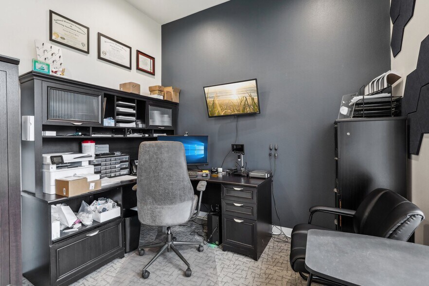 More Photos Of 613 Broadway, Wisconsin Dells Loft Creative Space For Sale