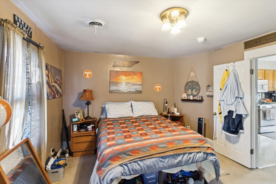 More Photos Of 28080 Waltz Rd, New Boston Restaurant For Sale