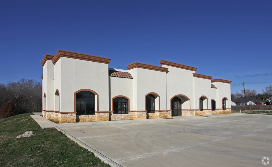 Primary Photo Of 720 W Nathan Lowe Rd, Arlington Medical For Sale