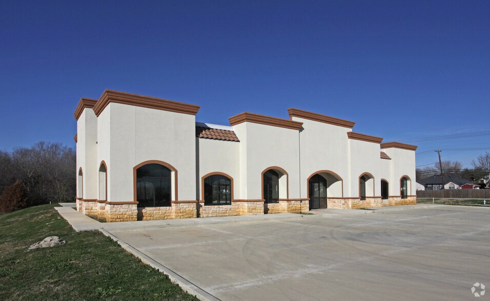 Primary Photo Of 720 W Nathan Lowe Rd, Arlington Medical For Sale