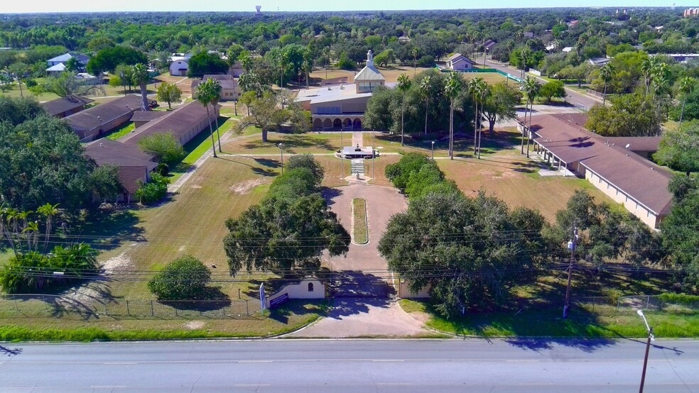 More Photos Of 1214 S Bridge Ave, Weslaco Schools For Sale