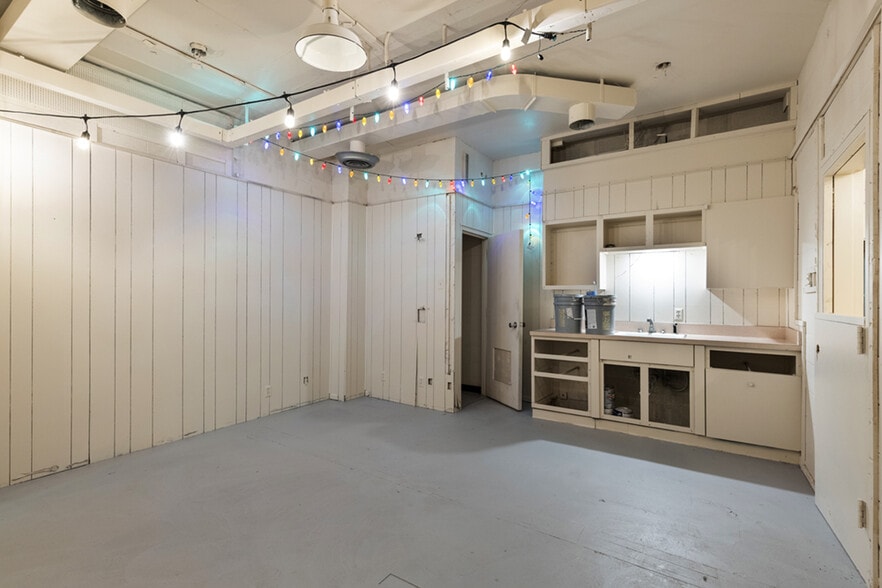 More Photos Of 8871 Griffith Rd, Nashville Warehouse For Sale