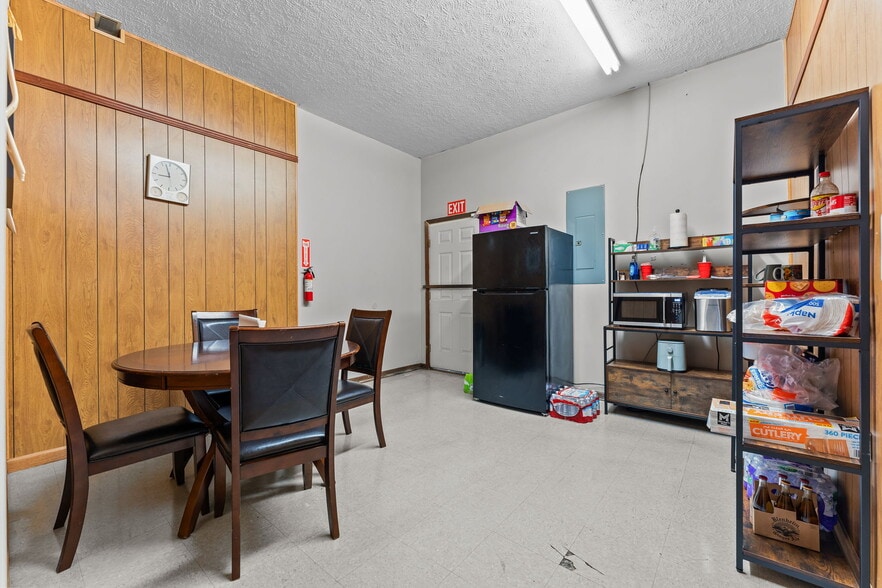 More Photos Of 402-406 Harris Ave, Raeford Storefront Retail Office For Sale