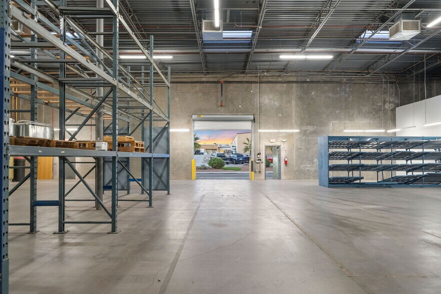 More Photos Of 1105 Aviation Dr, Lake Havasu City Manufacturing For Lease