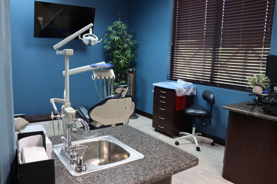 More Photos Of 1507 S Hiawassee Rd, Orlando Medical For Lease