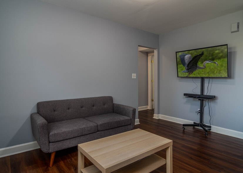 More Photos Of 2859 Denver St SE, Washington Apartments For Sale