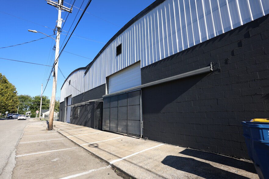 More Photos Of 906 Payne St, Bowling Green Warehouse For Lease