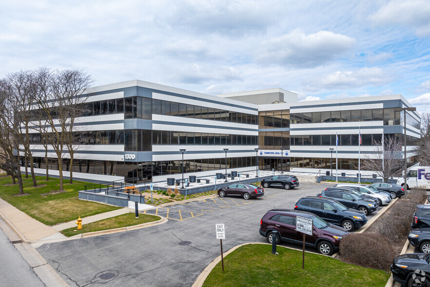 Primary Photo Of 1300 Higgins Rd, Park Ridge Medical For Lease