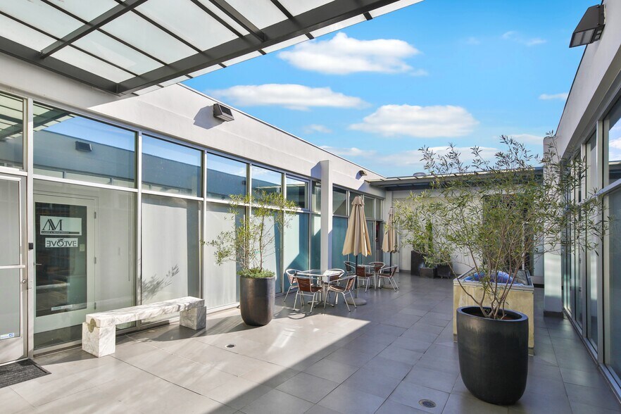 More Photos Of 8322 Beverly Blvd, Los Angeles Office For Lease