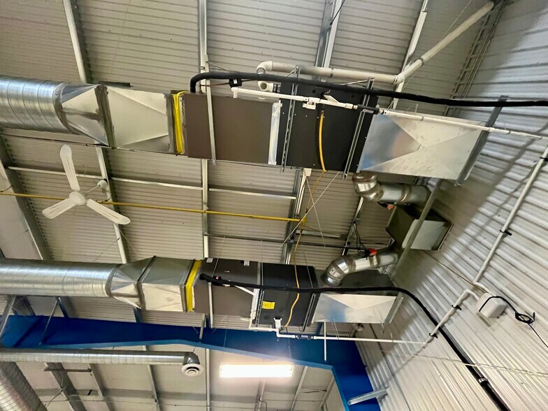 More Photos Of 95 Rankin St, Waterloo Flex For Sale