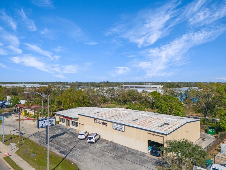 More Photos Of 4444 N Washington Blvd, Sarasota Warehouse For Sale