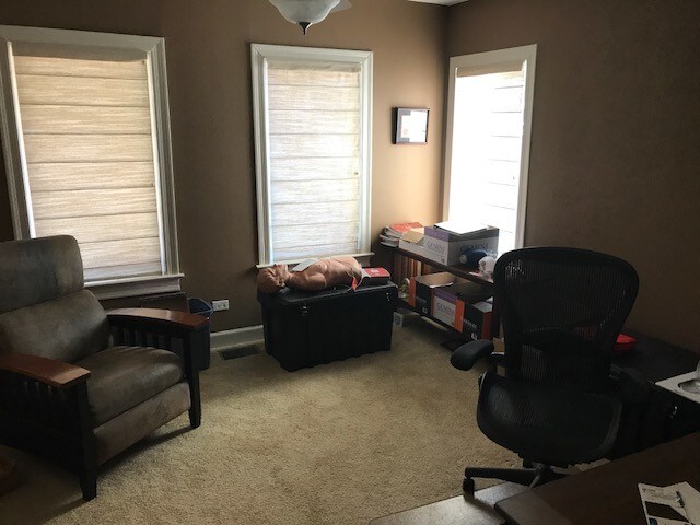 More Photos Of 1500 W Abram St, Arlington Medical For Sale