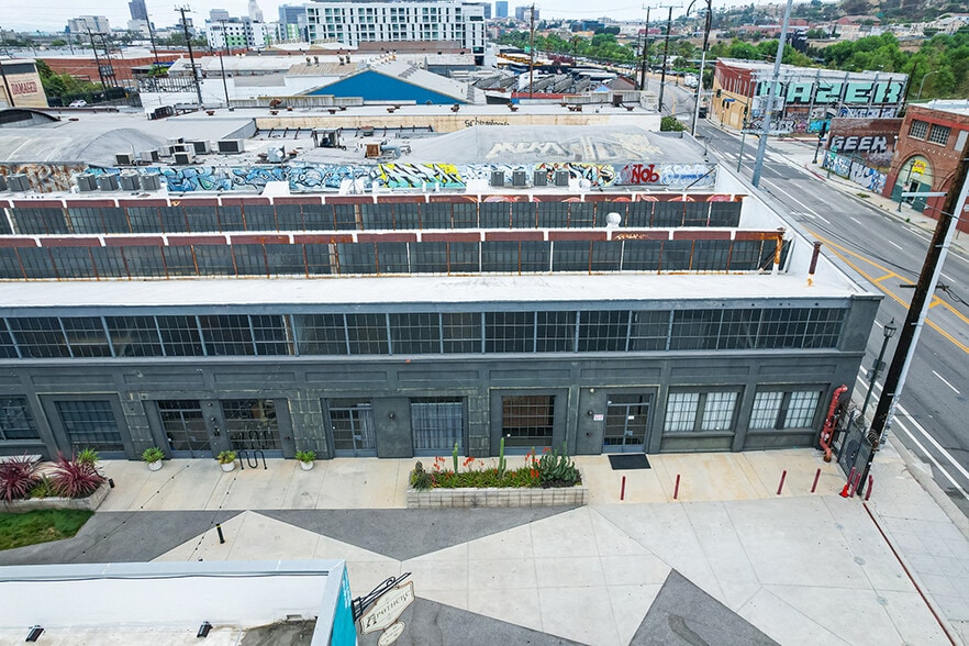 More Photos Of 1726-1756 N Spring St, Los Angeles Warehouse For Lease