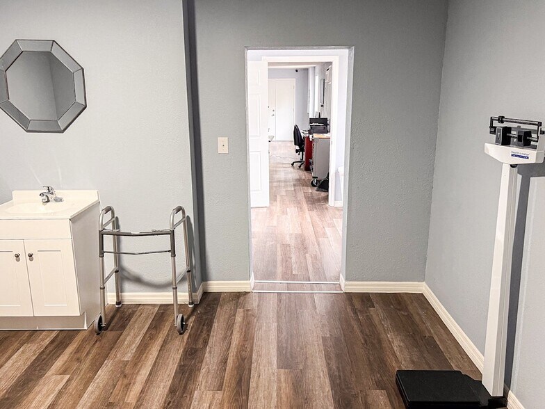 More Photos Of 1110 E Laura St, Plant City Funeral Home For Sale