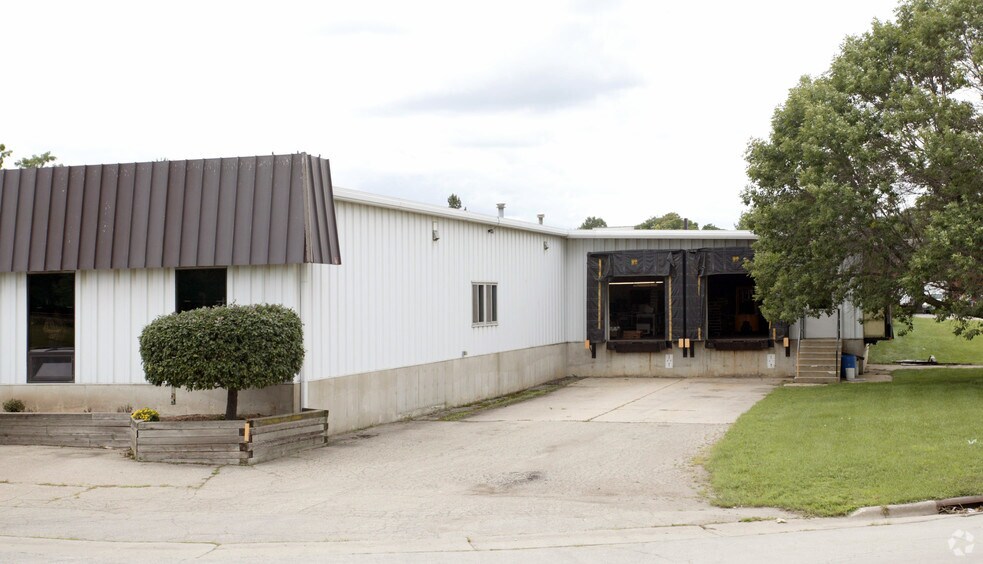 More Photos Of 525 Jefferson St, Fort Atkinson Manufacturing For Sale