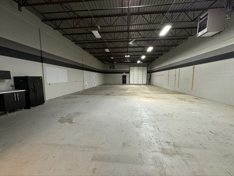 More Photos Of 115-203 E Hudson Ave, Royal Oak Warehouse For Lease