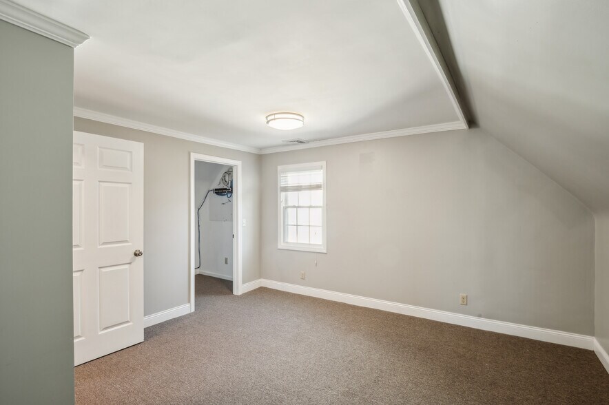 More Photos Of 2640 Main St, Glastonbury Office For Lease