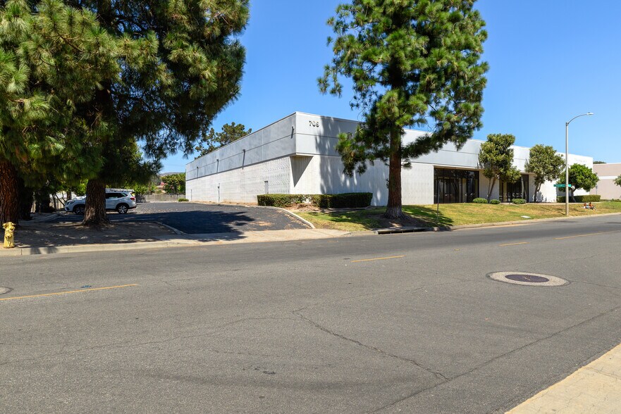 More Photos Of 709 Via Alondra, Camarillo Warehouse For Lease