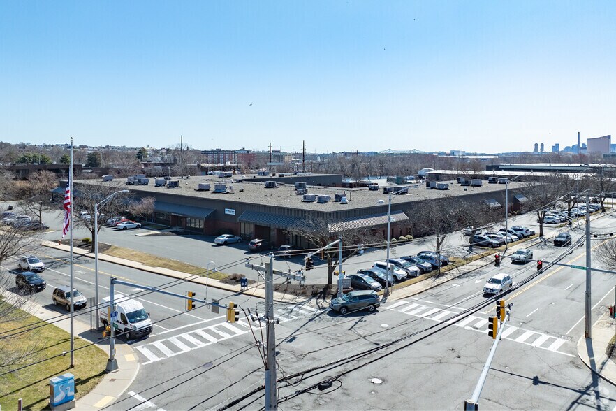 More Photos Of 300 Commercial St, Malden Light Manufacturing For Lease