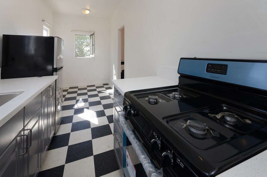 More Photos Of 2300 Bellevue Ave, Los Angeles Apartments For Sale