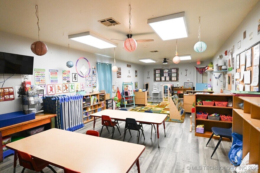 More Photos Of 1104 Campbell Rd, Warner Freestanding For Sale