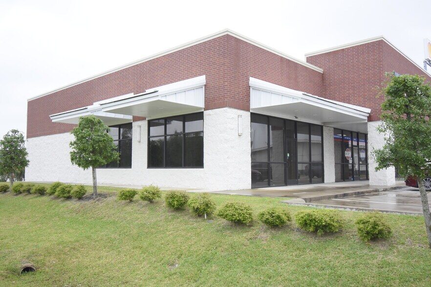 More Photos Of 1112 W Spencer Hwy, La Porte Storefront Retail Office For Lease