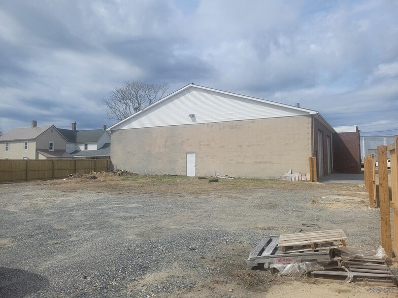 More Photos Of 406-416 Martin St, Salisbury Industrial For Sale