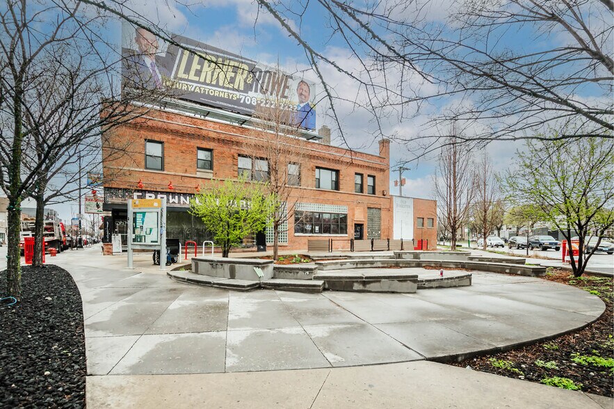 More Photos Of 2821-2823 N Milwaukee Ave, Chicago Storefront For Sale