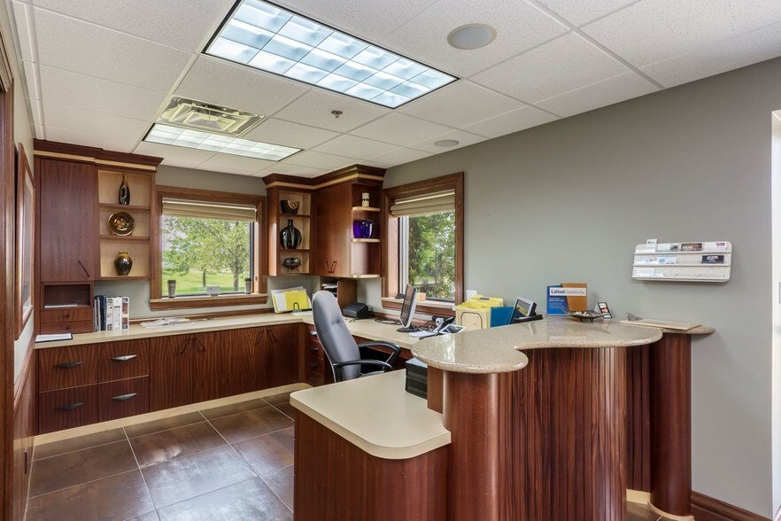 More Photos Of 801 62nd St, Marion Showroom For Sale